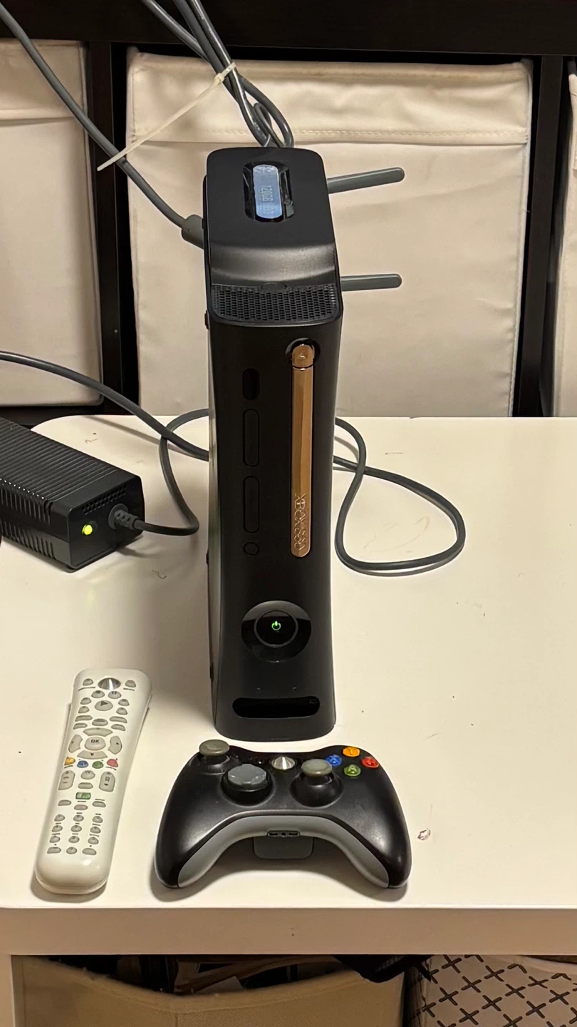 Xbox 360 vs C Console with Games and Accessories - photo 5