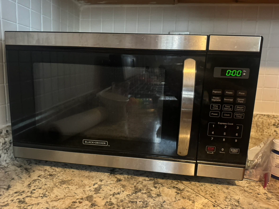 BLACK+DECKER Microwave Oven