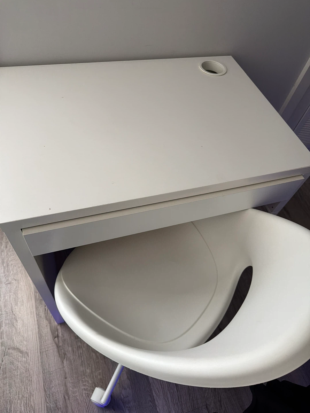 Ikea Desk and Chair - photo 2