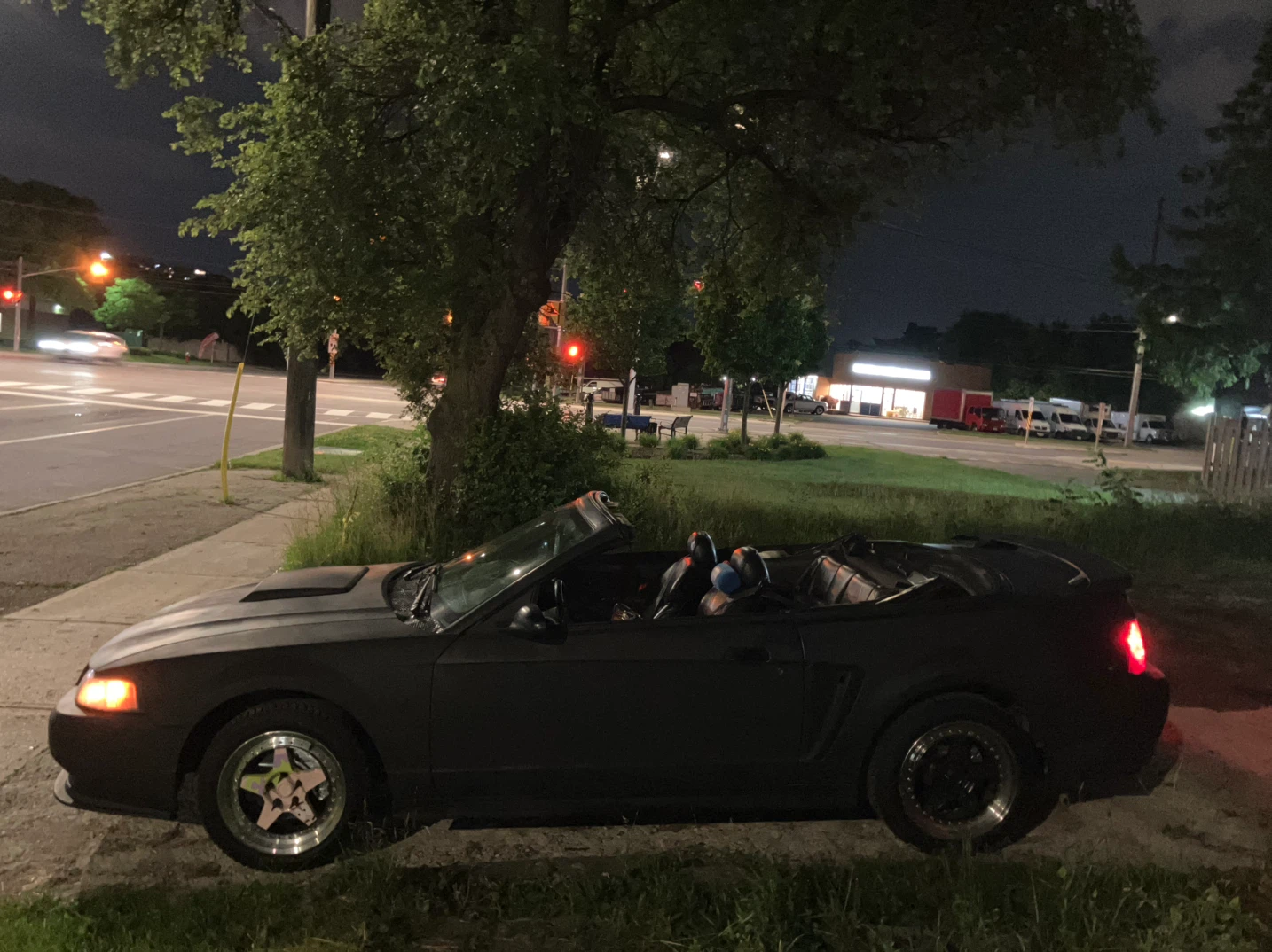 Ford Mustang Convertible - photo 2