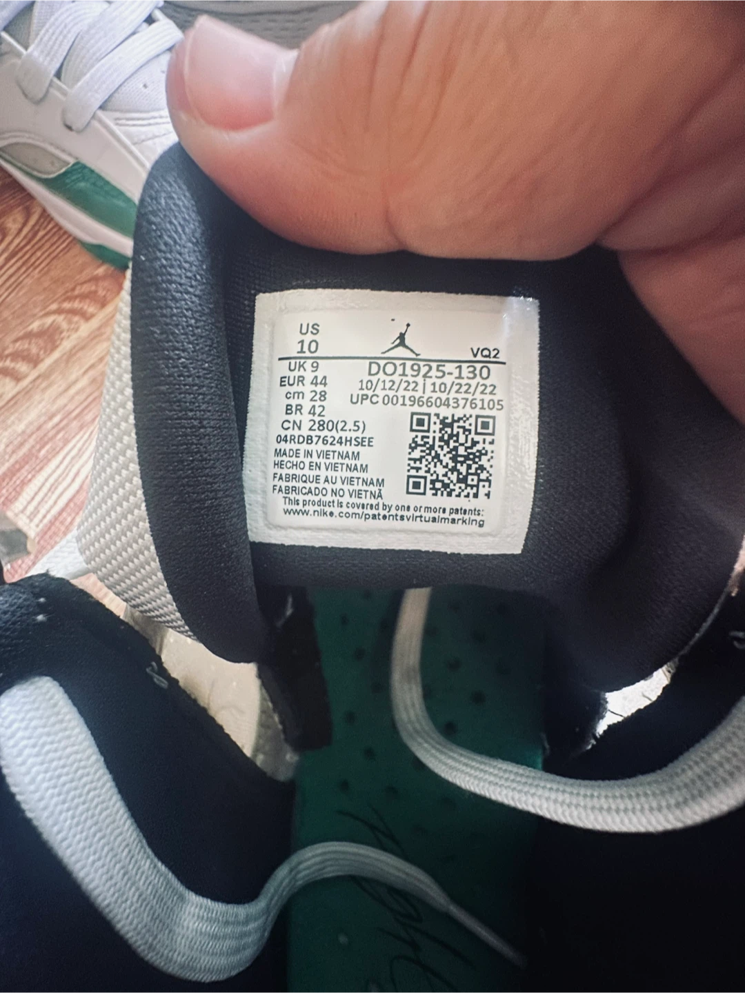 Jordan 11 CMFT Low White Green Mens Size 10 - photo 5