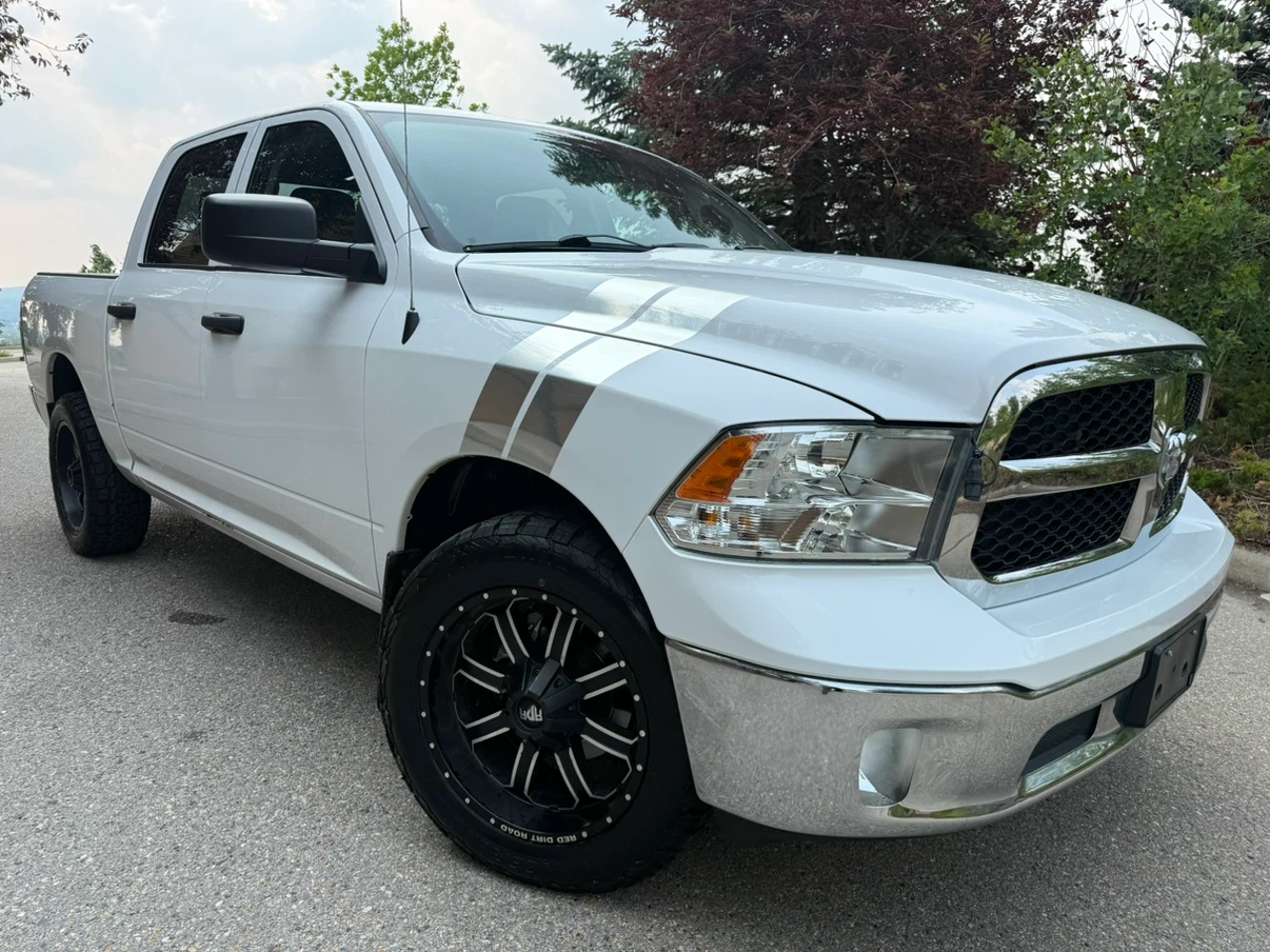 2019 RAM 1500 SLT *62k*