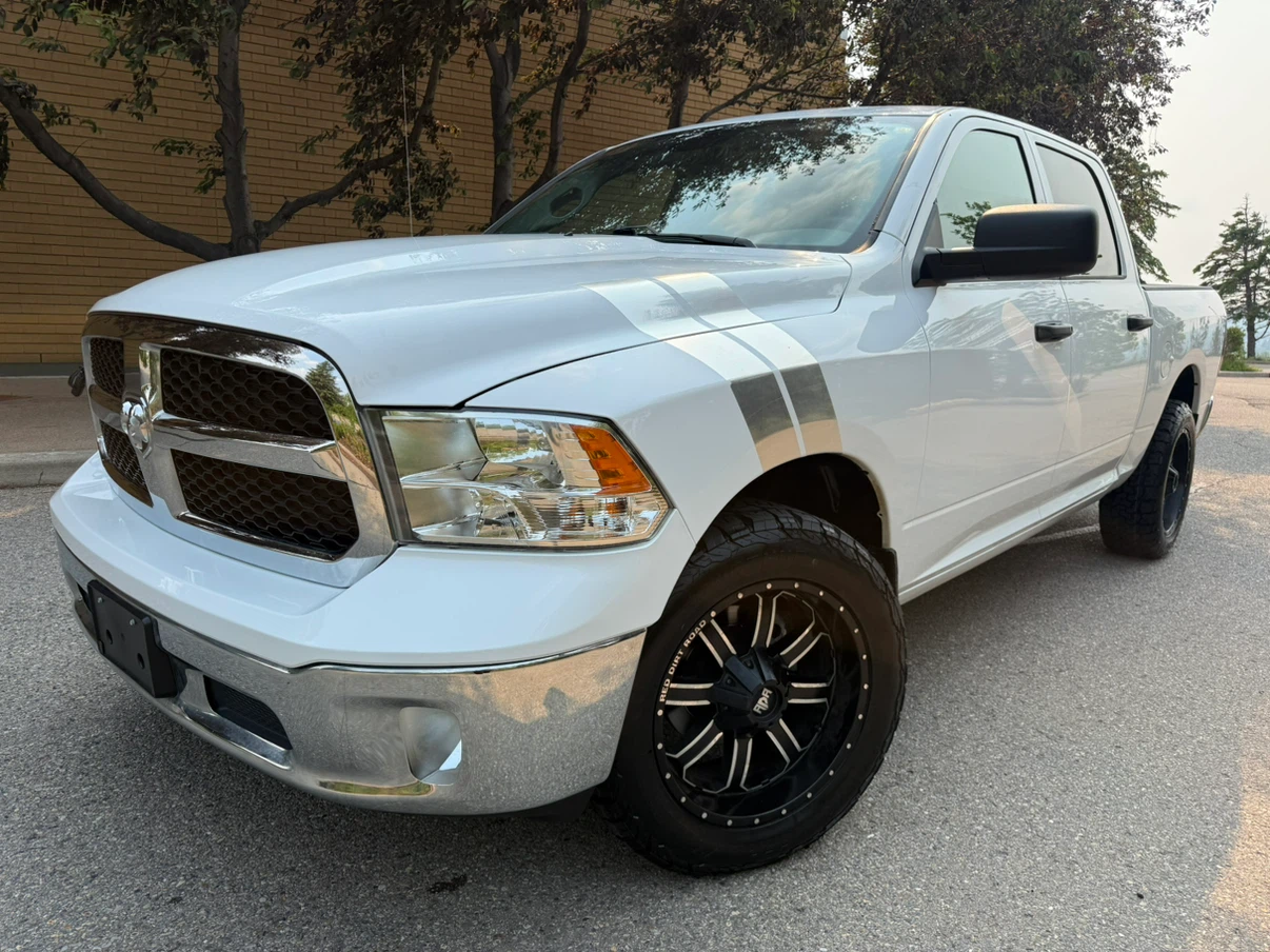 2019 RAM 1500 SLT *62k* - photo 2