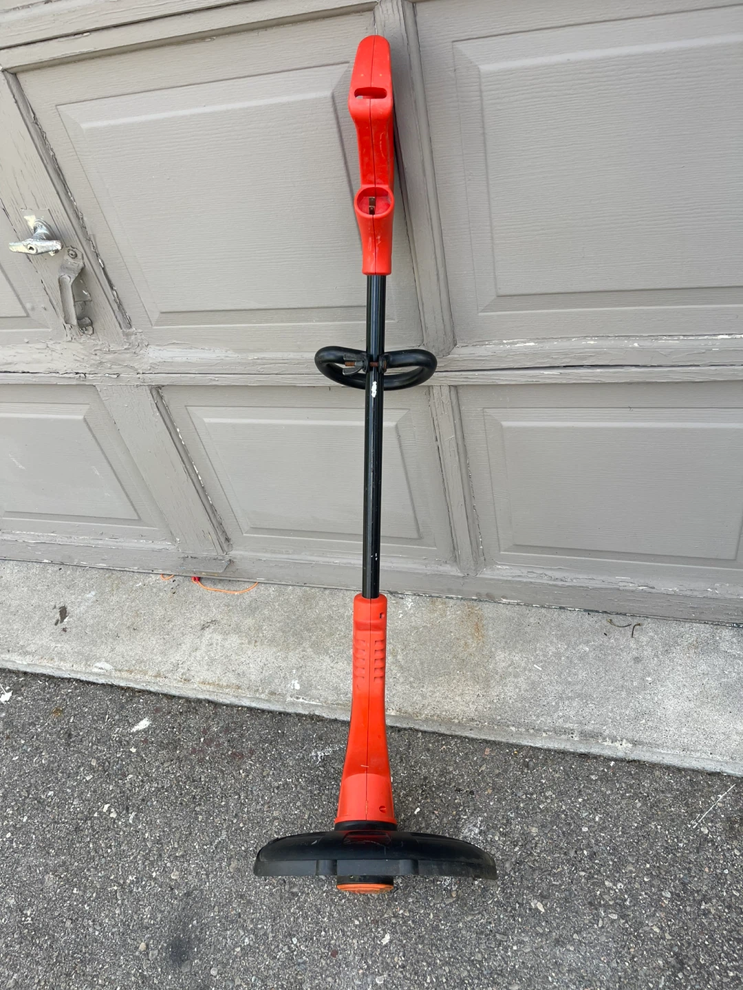 Black & Decker Electric String Trimmer - photo 2