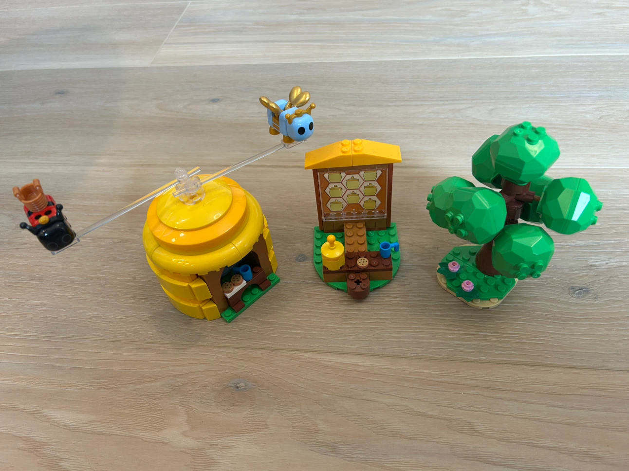 LEGO unicorn, bee hive set and bakery Set - photo 4