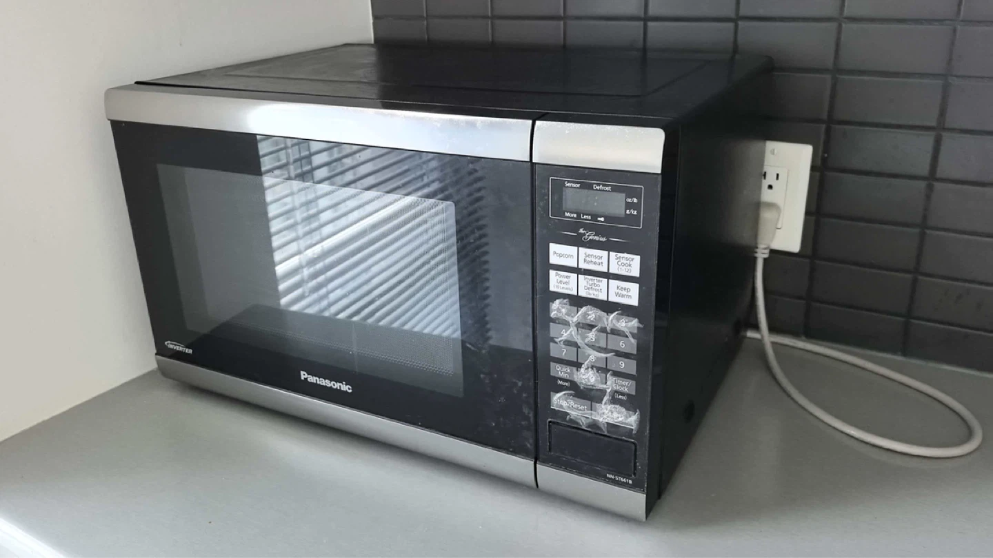Panasonic microwave NN-ST661B