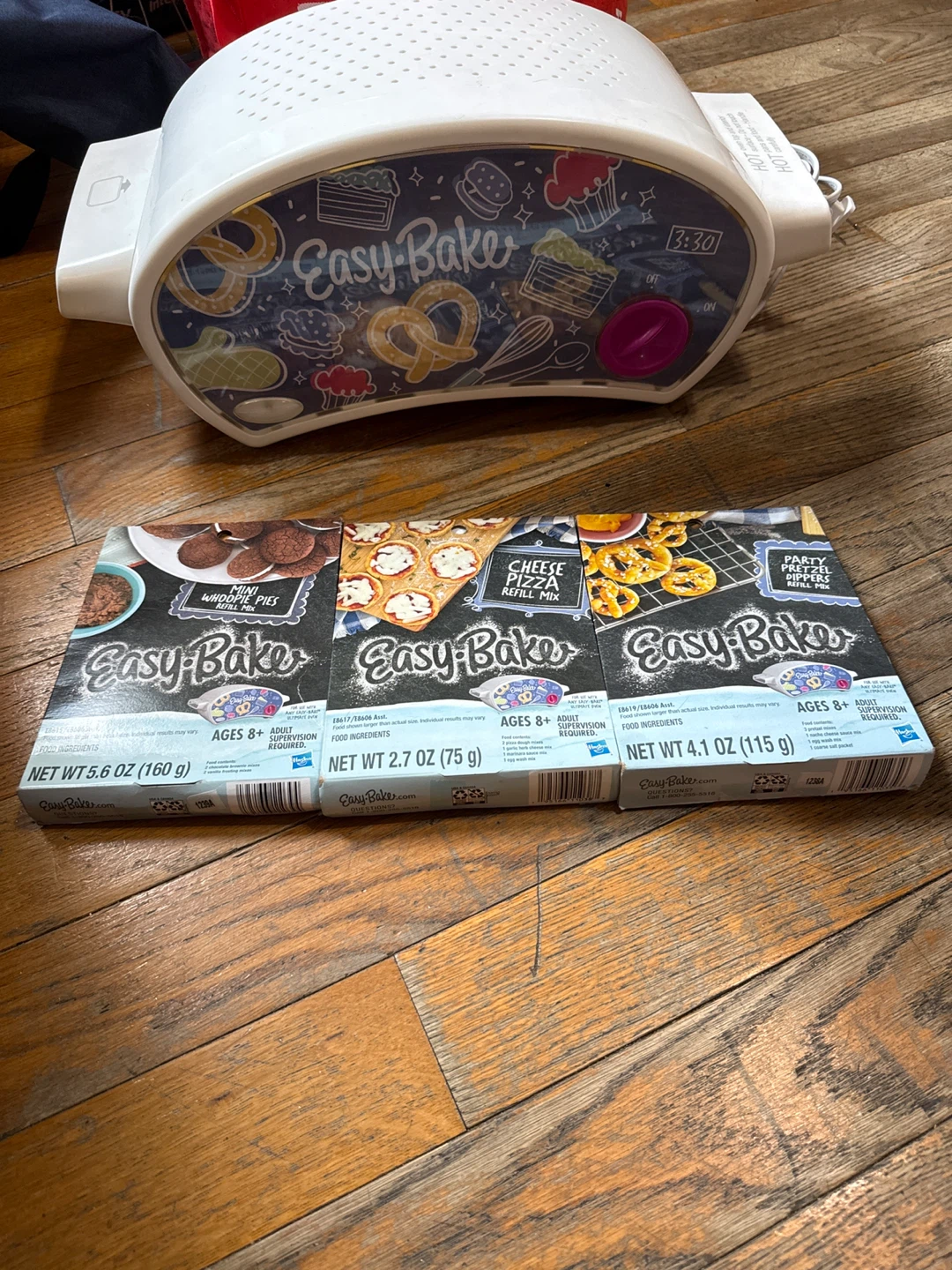 Easy-Bake Oven plus Refill Mixes Bundle - photo 3