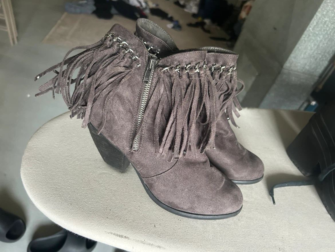 Women's Grey Suede Fringe Boots - photo 2