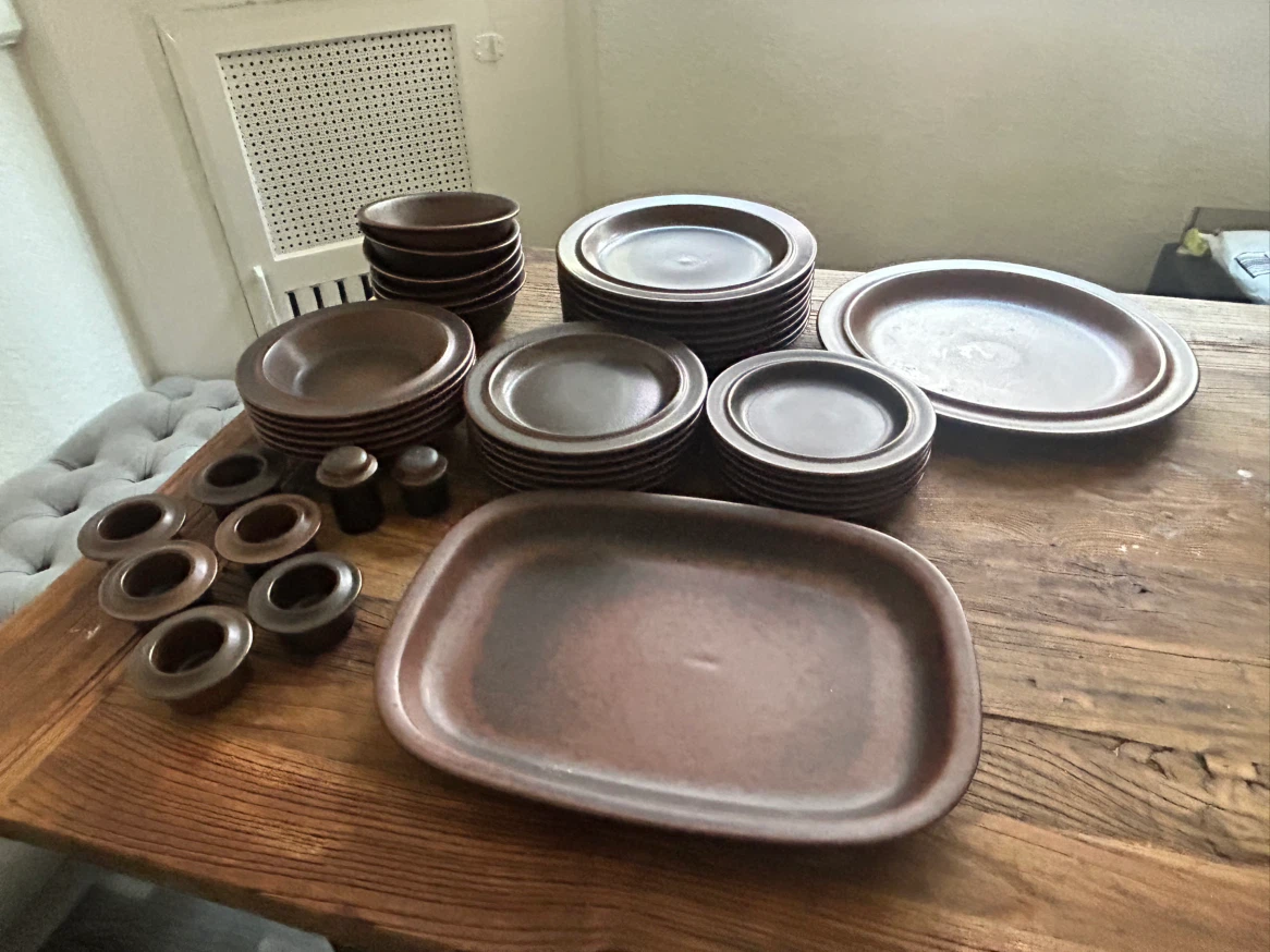 Ruska Arabia dinnerware