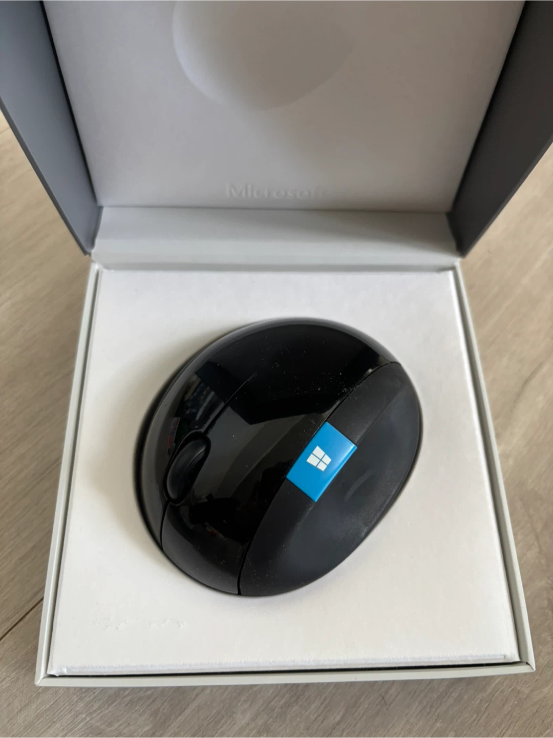 Microsoft Sculpt Ergonomic Mouse - photo 2
