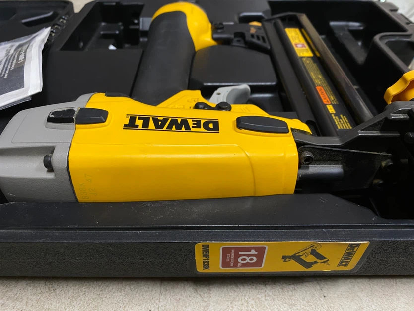Dewalt 18g 7/32” crown flooring stapler - photo 5