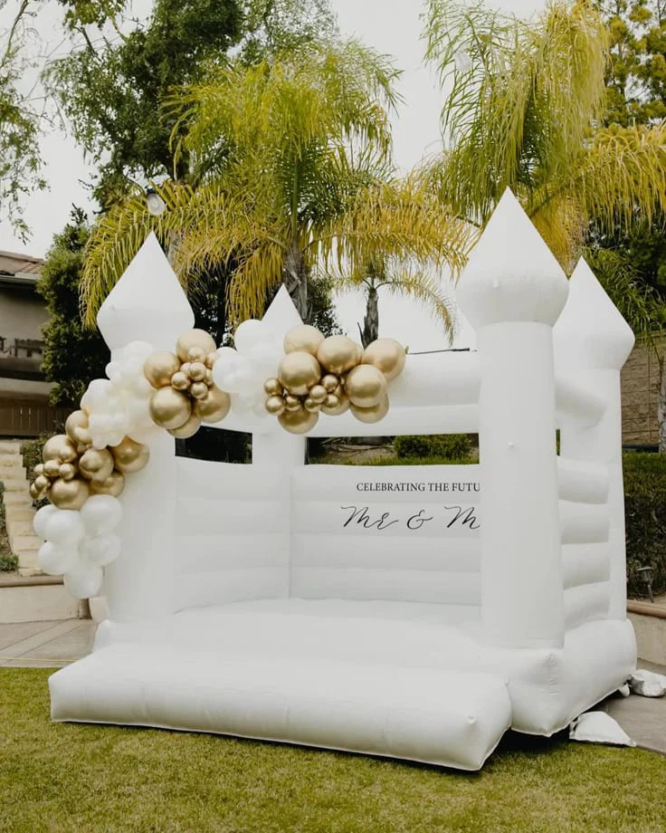 White Bouncy Castle with Balloons for rent - photo 3
