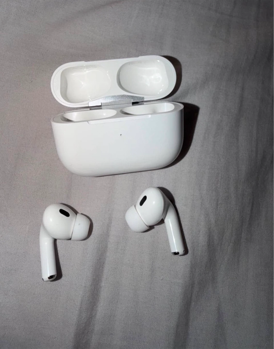 Apple AirPods Pro (2nd Gen) - photo 3