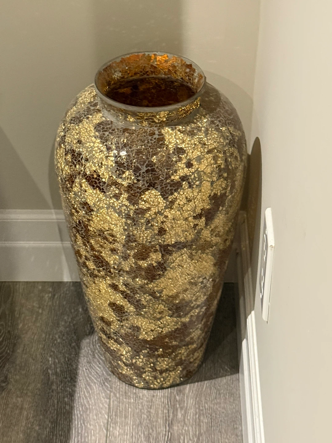 Elegant glass vase!
