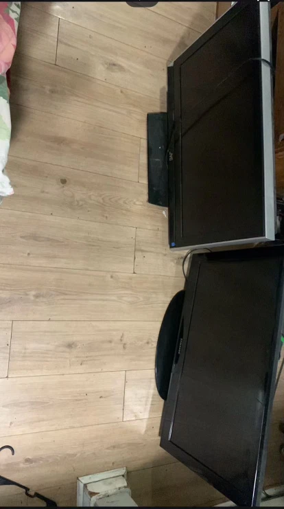 Samsung 32 “and JVC 32” Televisions