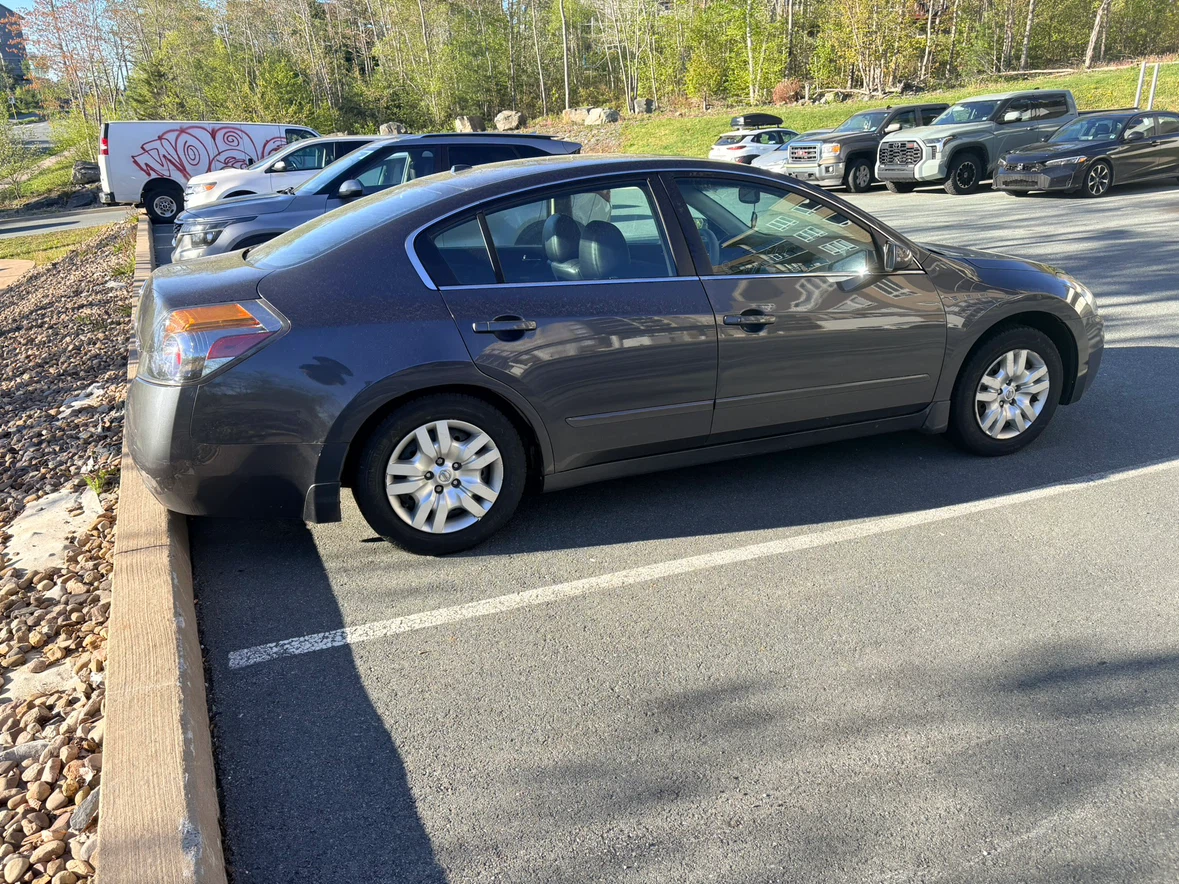 Nissan Altima 2.5L Sedan - photo 4