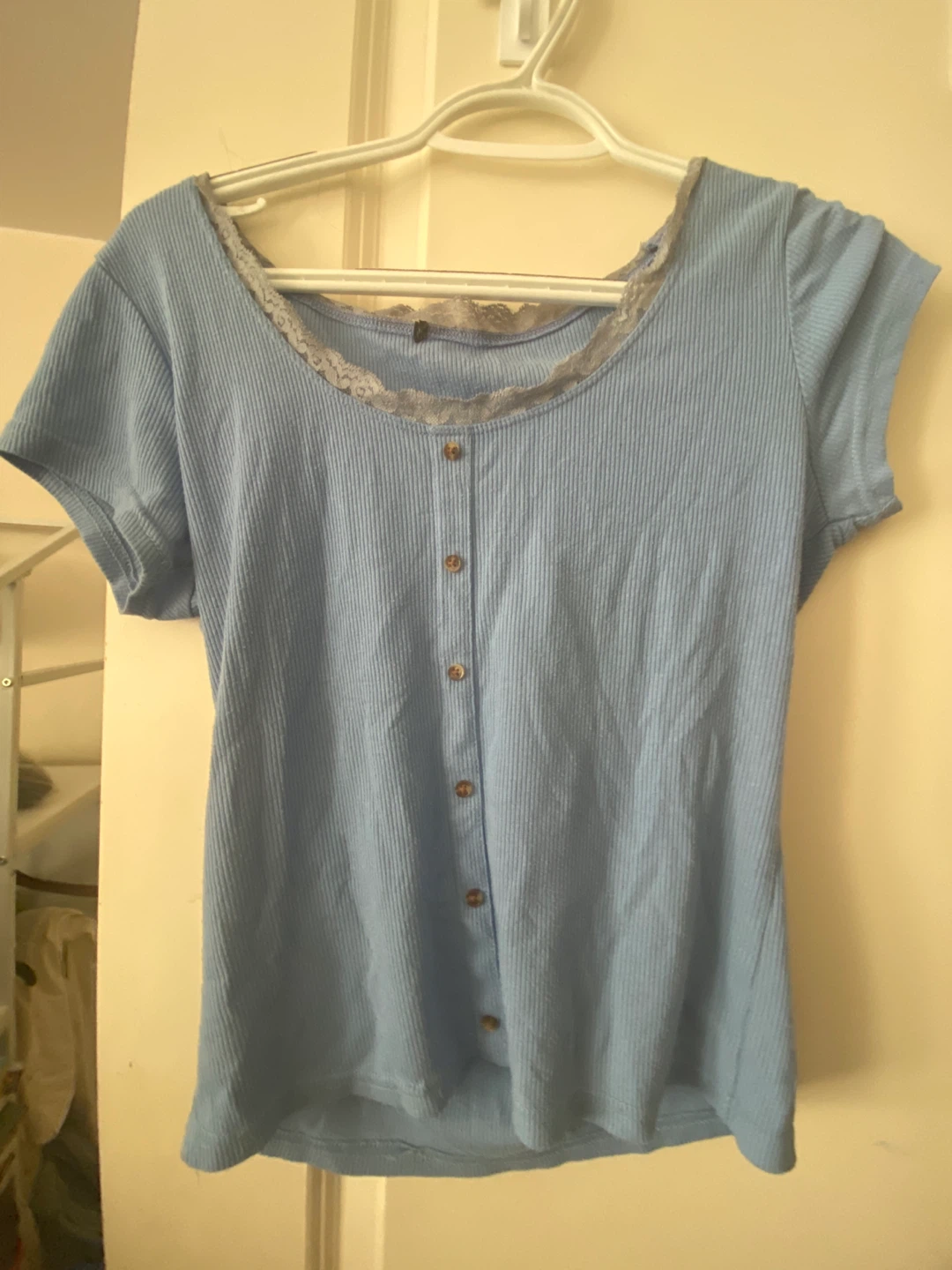 Light Blue Ribbed Button-Up Top with Lace Trim ⚽️