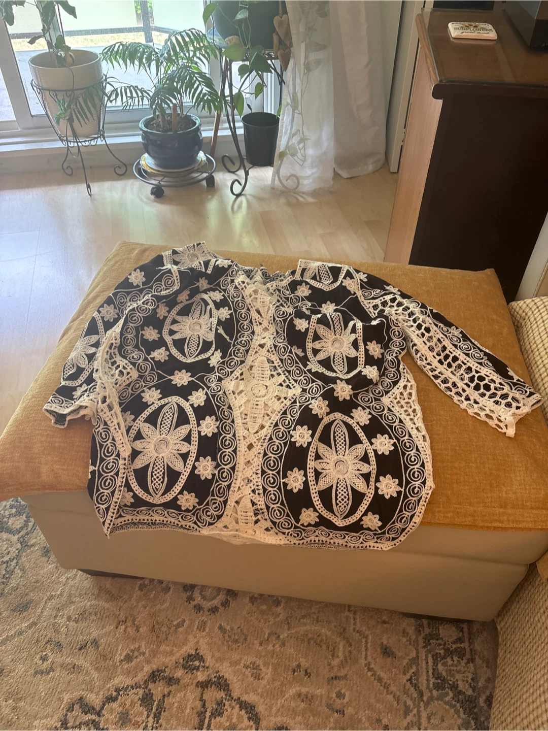 Women's Black & White Crochet Top - photo 2