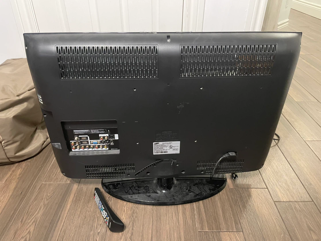 Samsung 32" TV - photo 2