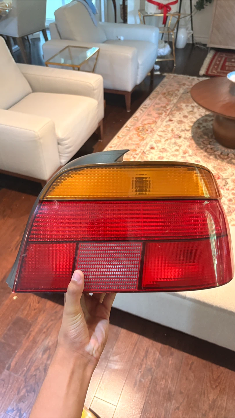 OEM BMW E39 528i 540i M5 Taillights Pair 1997–2000 - photo 3
