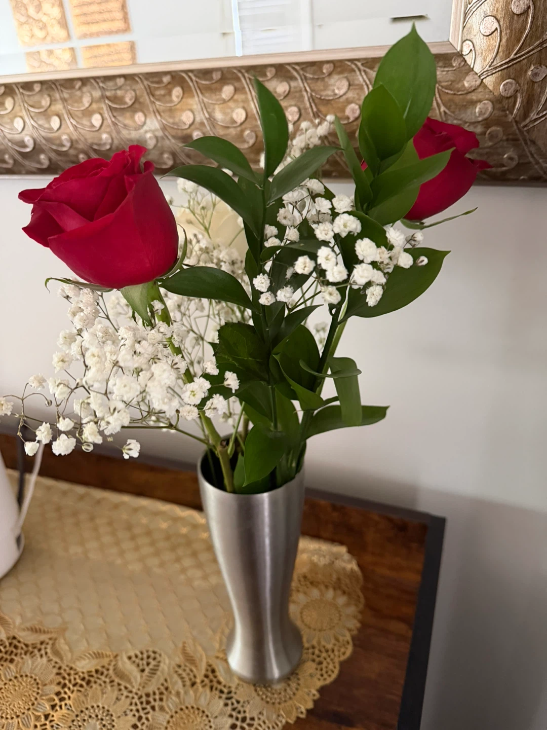 Vase with fresh Roses and Baby's Breath - photo 3