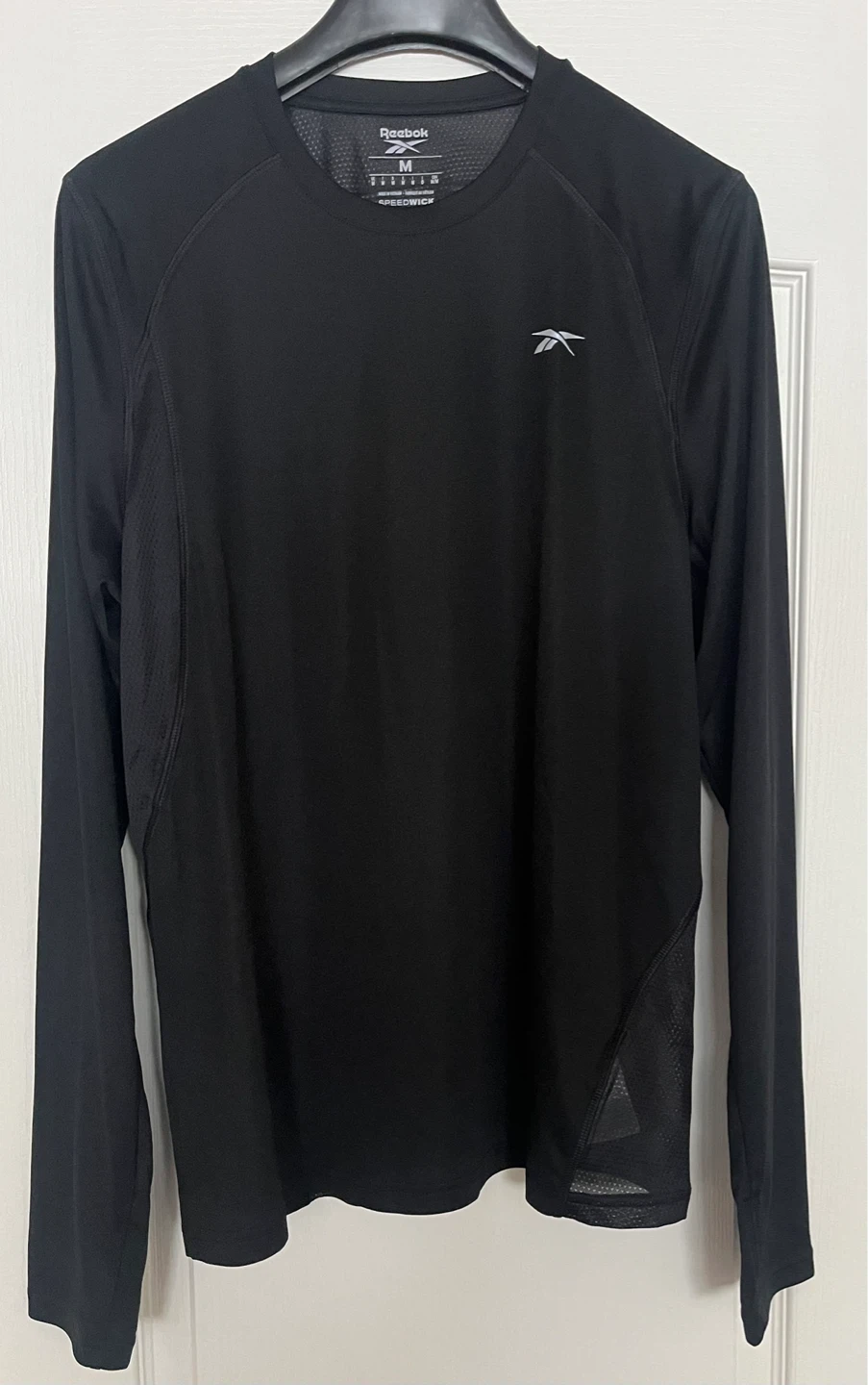 Reebok Long Sleeve Athletic Shirt Men’s Size Medium