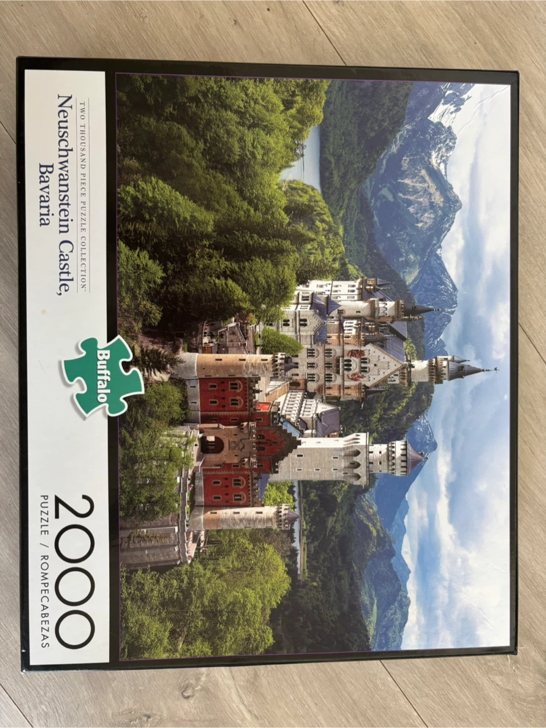 Neuschwanstein Castle 2000 Piece Puzzle