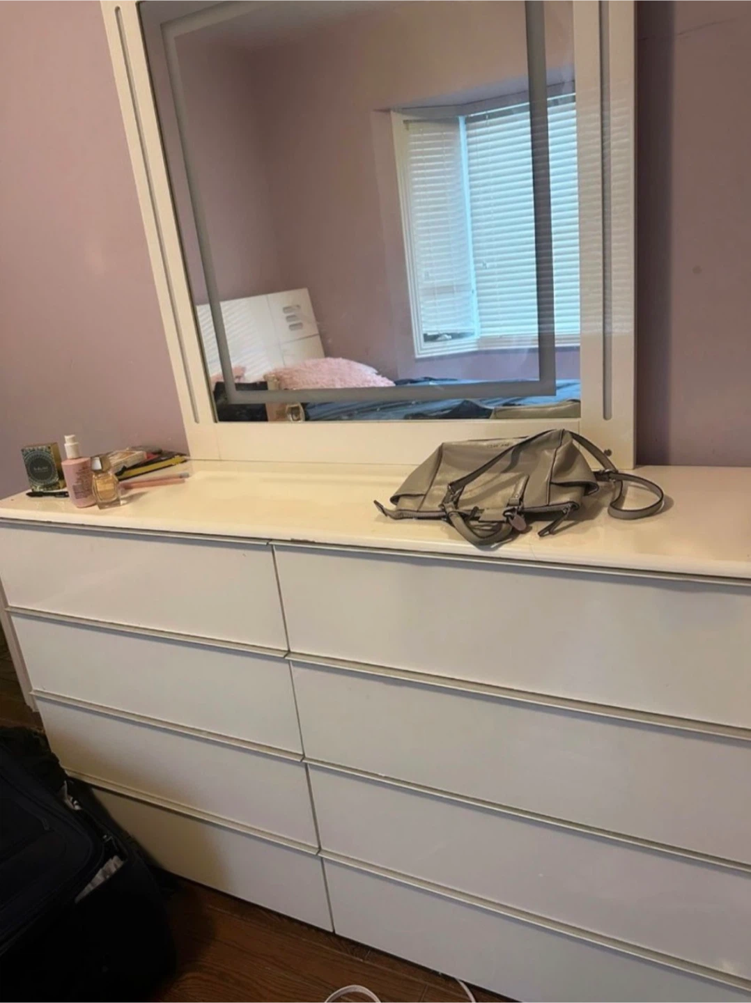 White 6-Drawer Dresser with Mirror