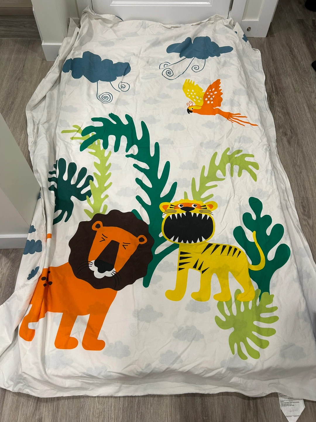 Kids foam mattress and duvet cover with pillows - photo 3