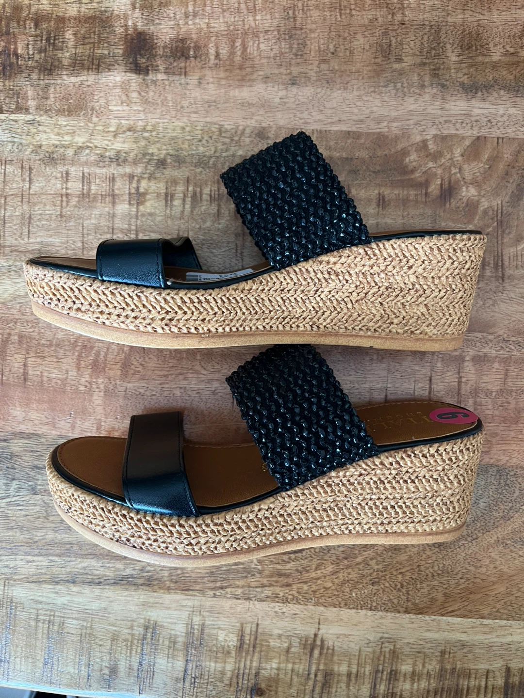 Italian Shoemakers Black Wedge Sandals Size 6 - photo 2