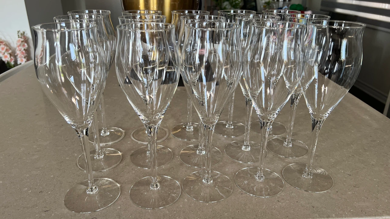 Set of 15 Clear Wine Glasses - photo 2