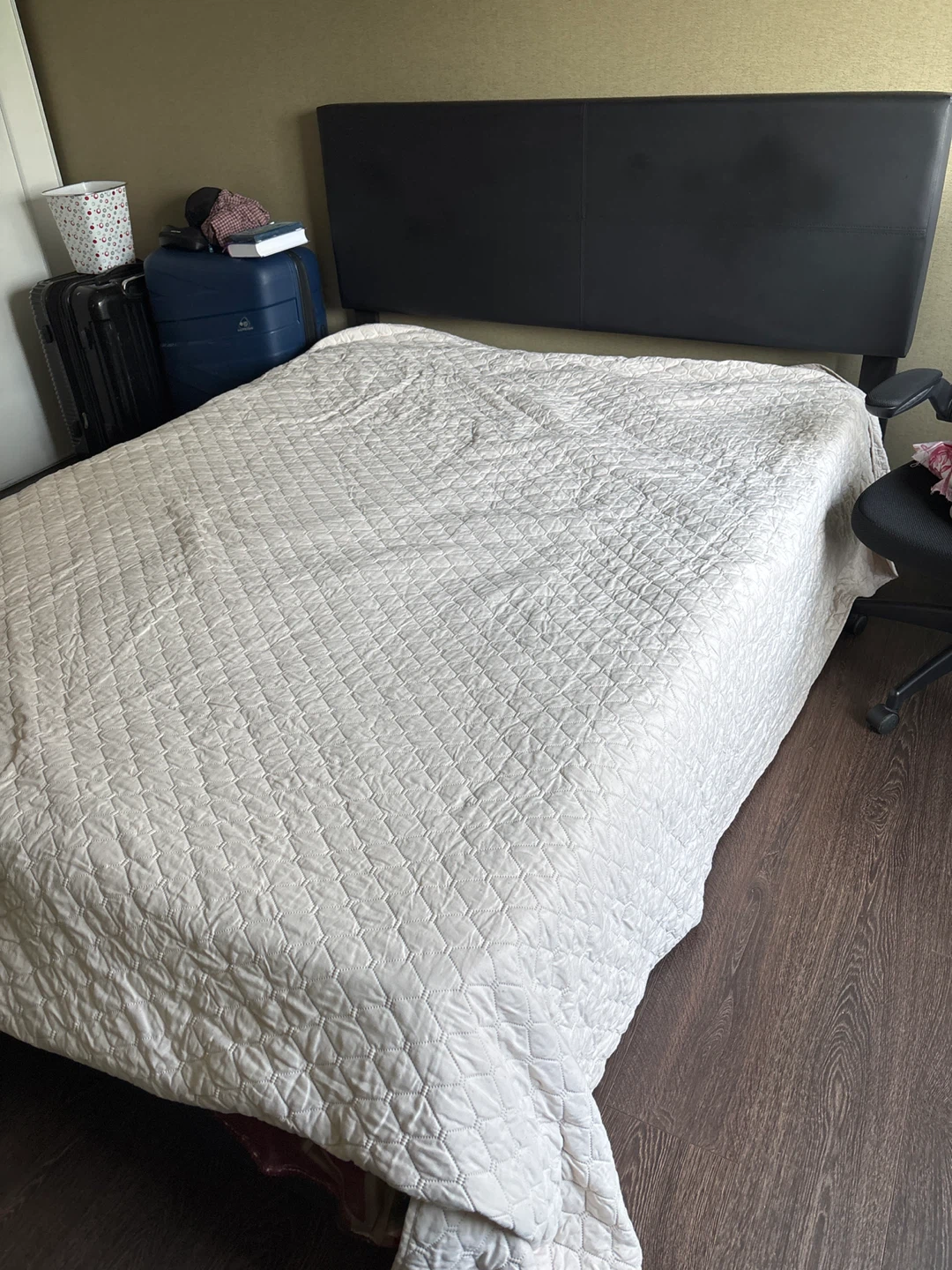 Bed and mattress