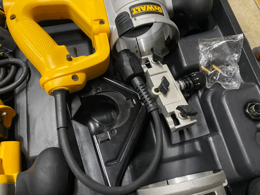 Dewalt 2-1/4 Hp three base router kit - photo 5