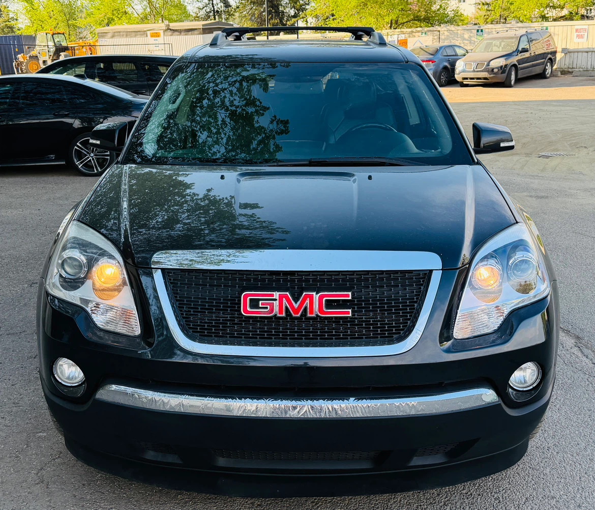 2010 GMC Acadia - photo 2