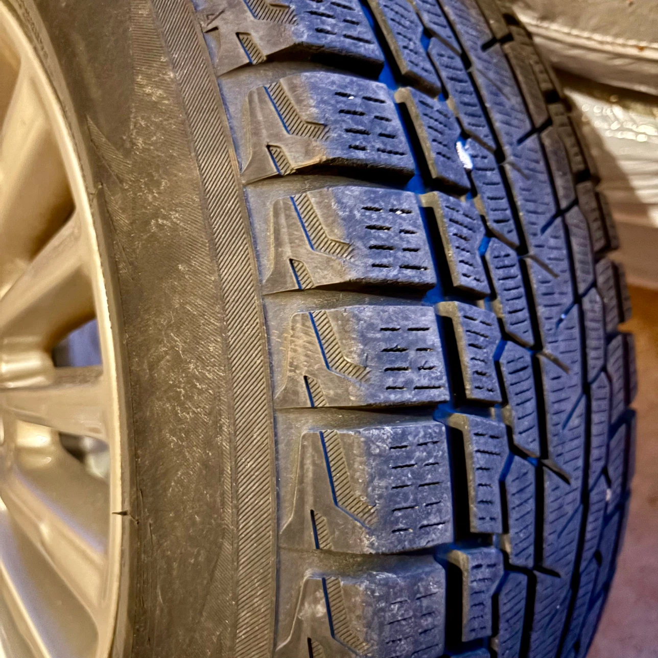 OEM Lincoln 18” Wheels + Yokohama Winter Tires - photo 3