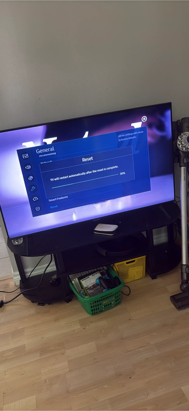 4K smart tv Samsung (barley used)