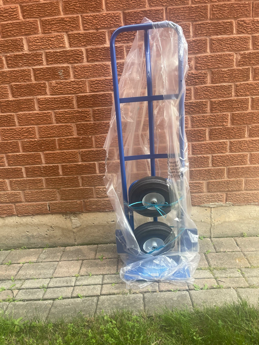Princess Auto 660 lb Flip-Down Hand Truck