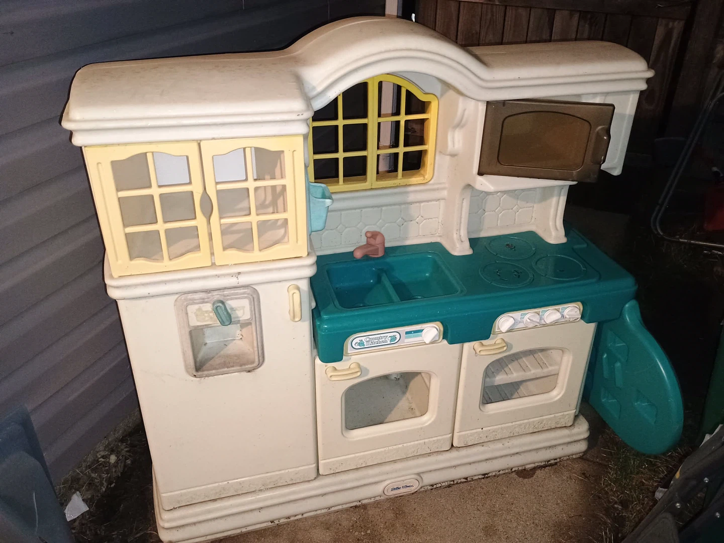 Little Tikes Play Kitchen