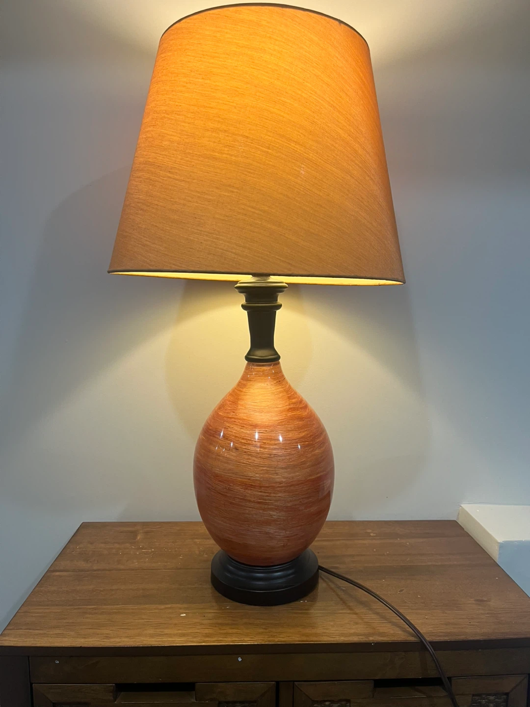 Glossy Faux-Wood Ceramic Table Lamp