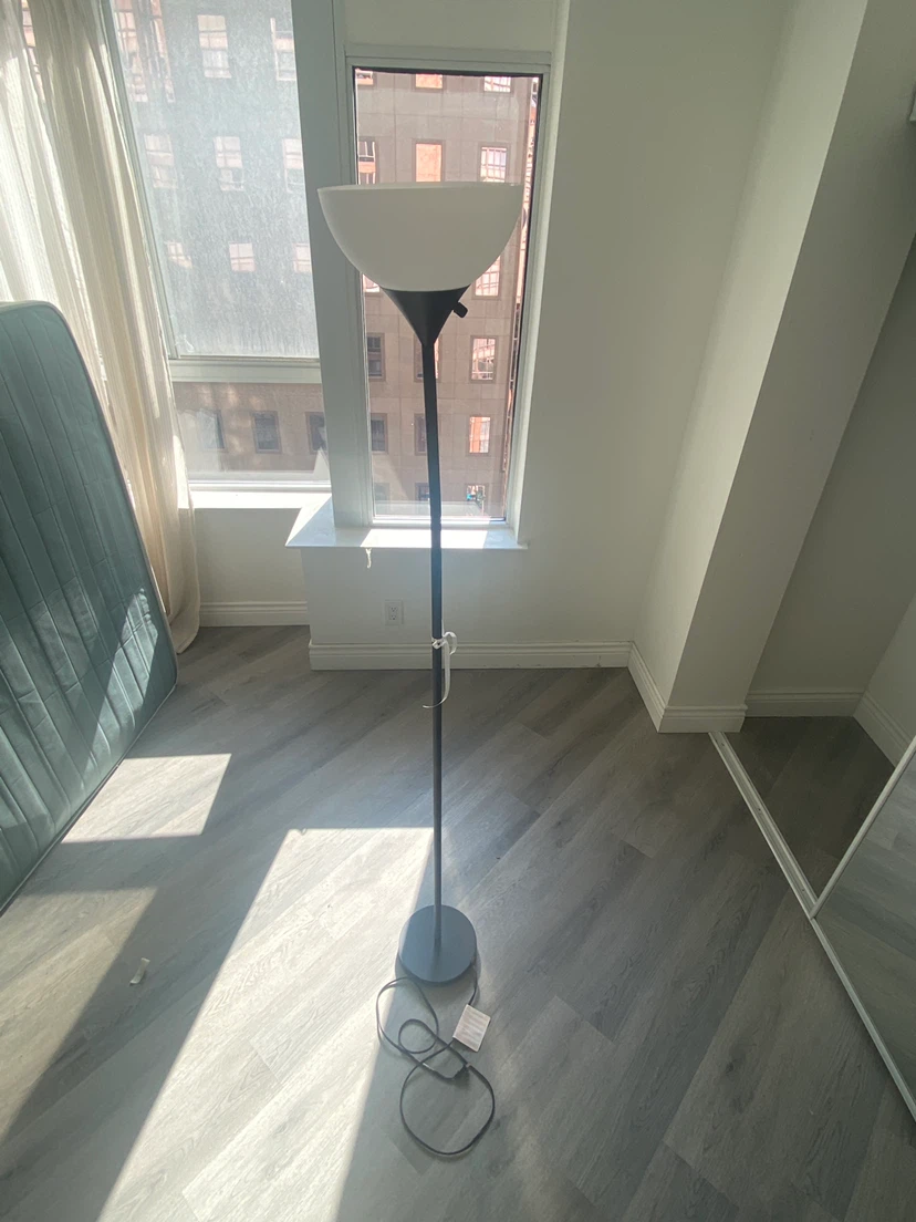 Floor standing lamp