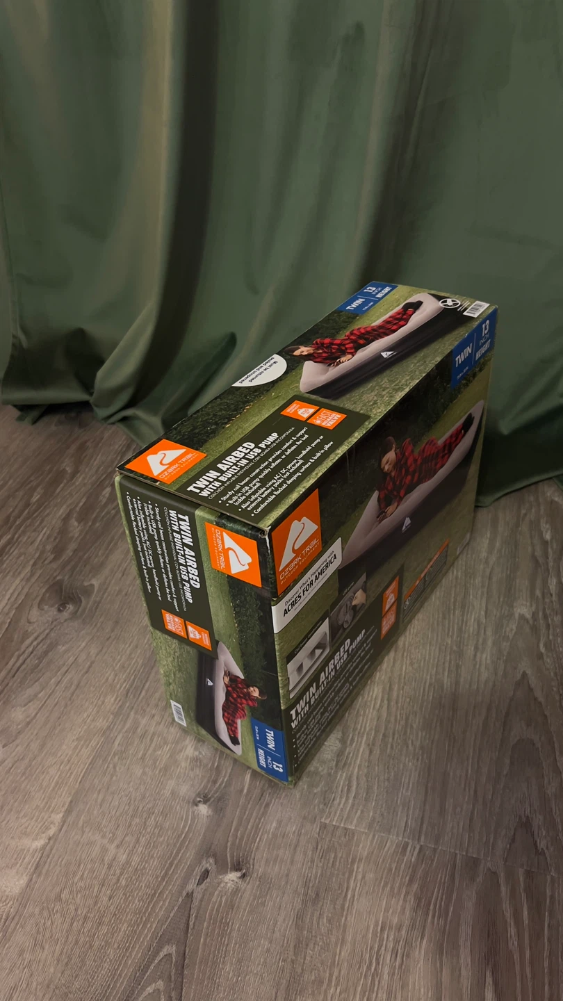 Twin Airbed with Built-in USB Pump - photo 2