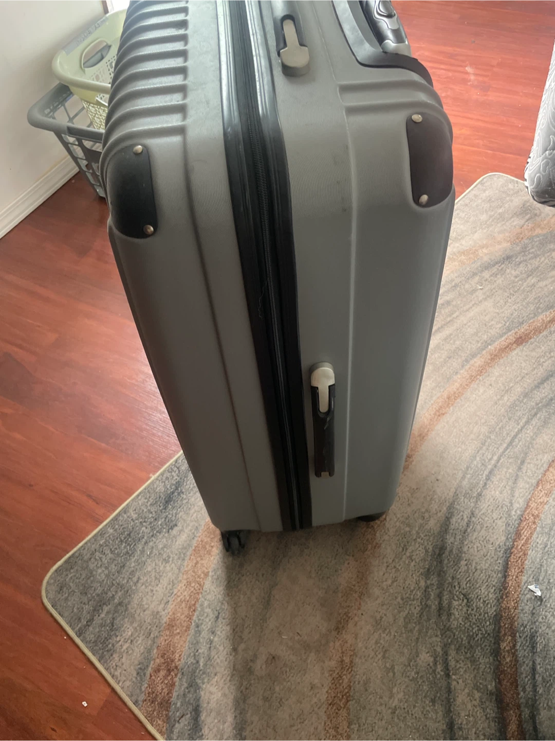 Grey Hardside Spinner Suitcase - photo 5