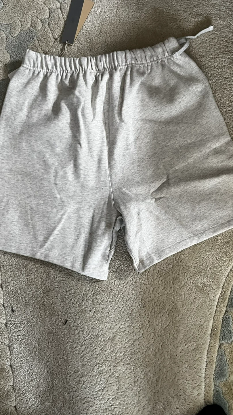 ESSENTIALS Fear of God Grey Sweat Shorts - photo 4