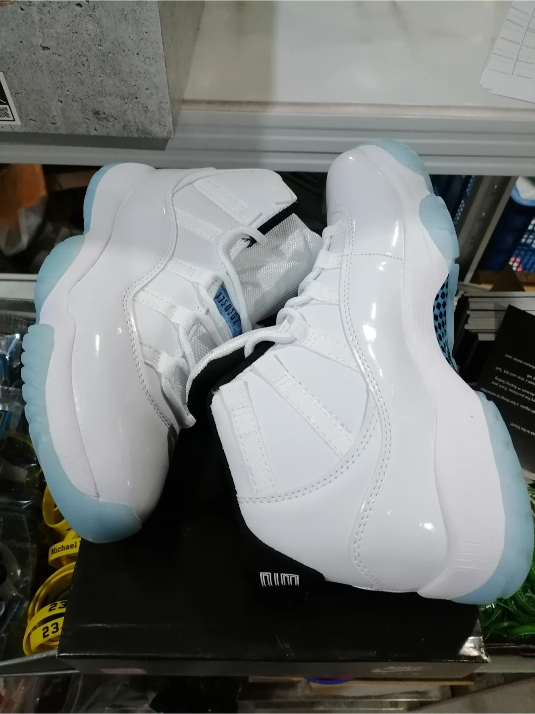 Air Jordan 11 Legend blue - photo 3
