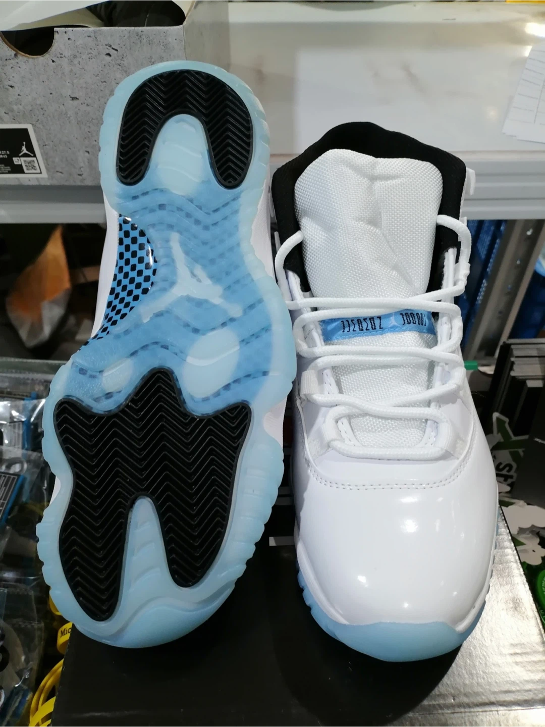 Air Jordan 11 Legend blue - photo 4