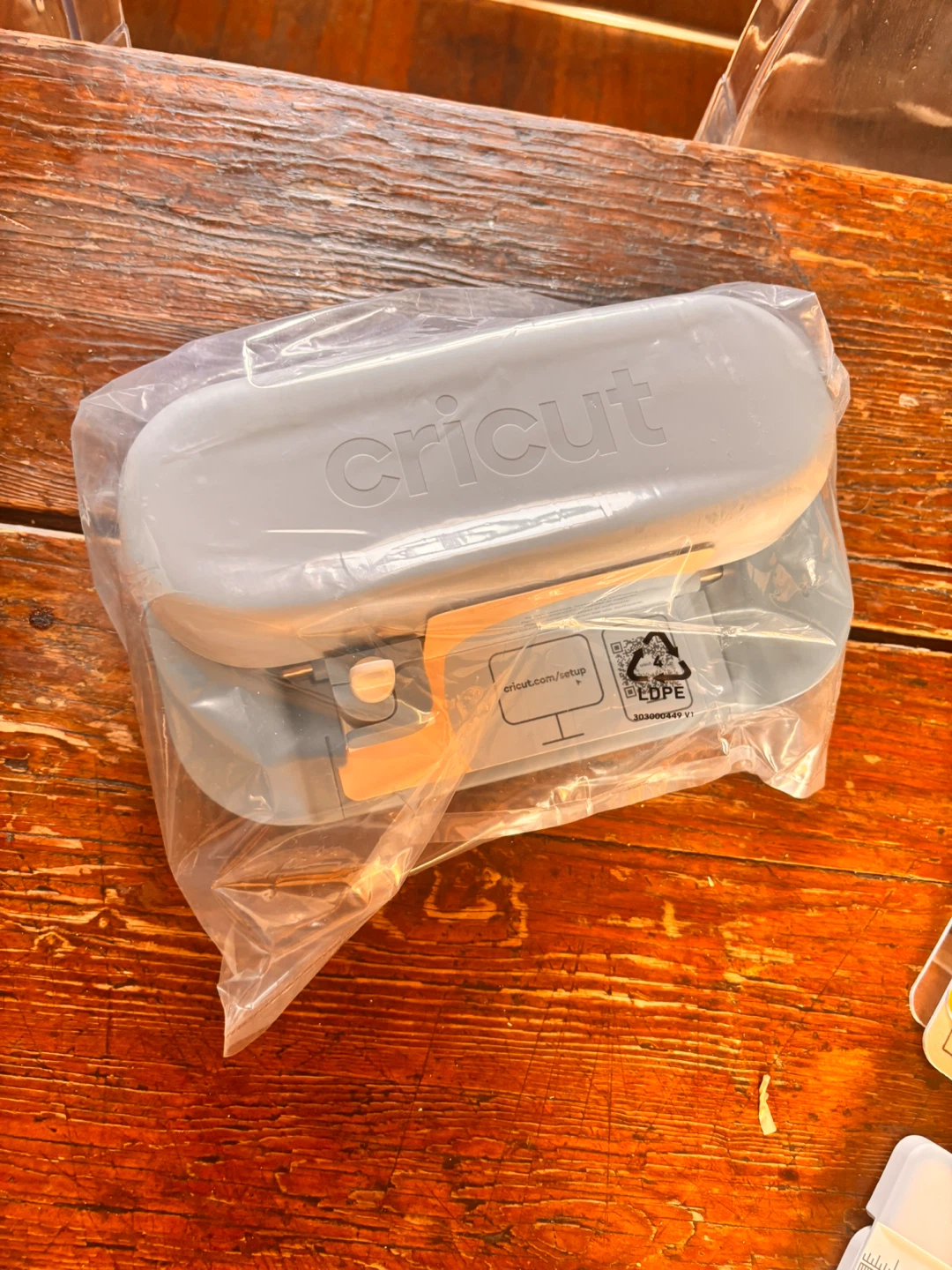 🆕 Cricut Joy 2 Essential Bundle Cutting Machine - photo 2