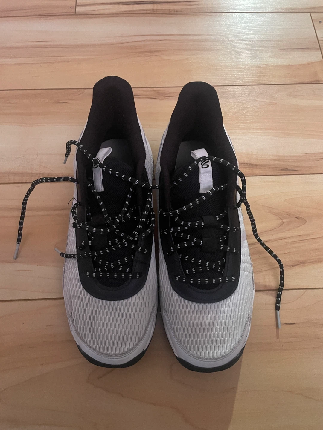 Curry Basketball Shoes - White/Black