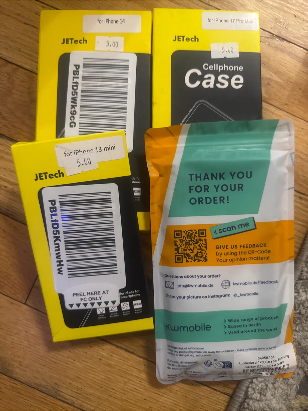 Cell phone cases for iPhone, Samsung, Google - read Ad