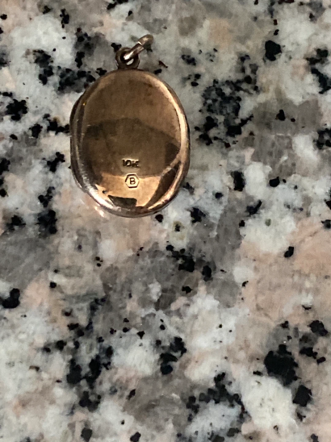 10K Gold Oval Locket Pendant - photo 4