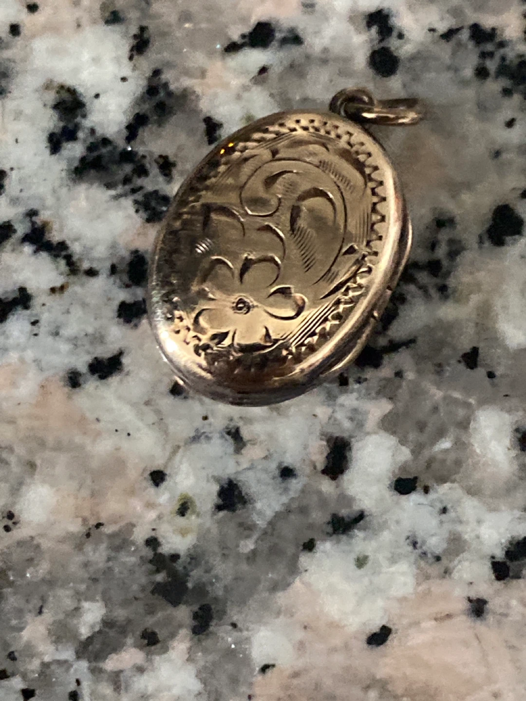 10K Gold Oval Locket Pendant - photo 2